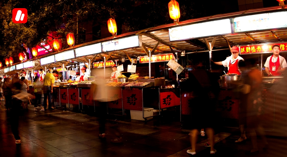 Vie étudiante en Chine - marché street food nocturne à Pékin et culture locale chinoise