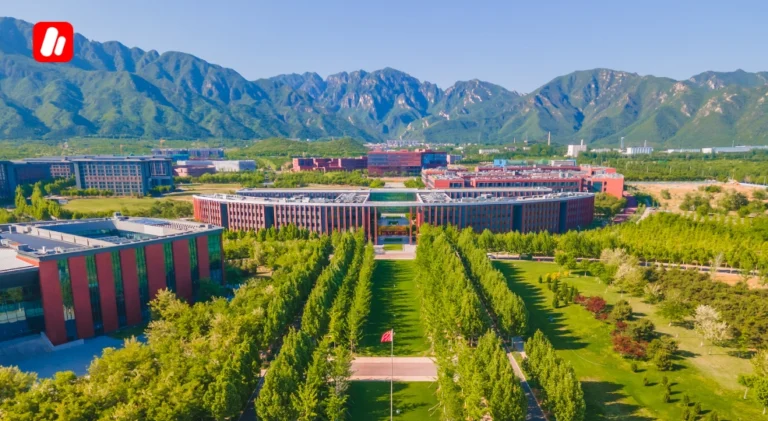 حرم جامعي حديث في بكين يوفر بيئة مثالية لحياة الطلاب